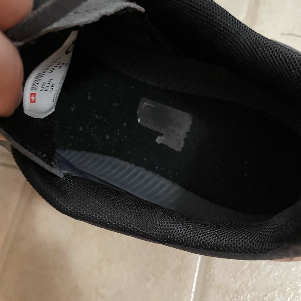 On Cloudflow running shoes - Picture 5 of 5